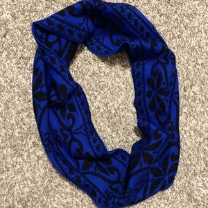 Blue Circle Scarf